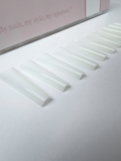 Nageltippar • Long coffin • Natural white