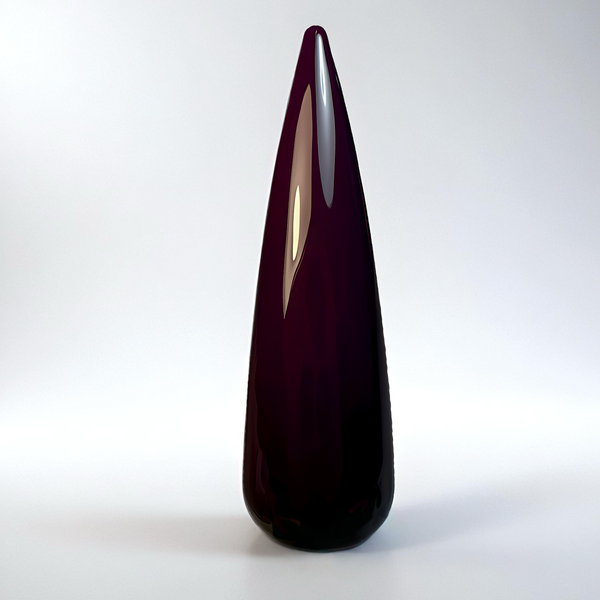 Mörklila heltäckande gellack i färgen Plum för naglar